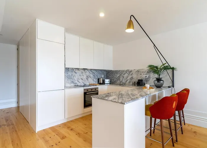 Great Flat W. Balcony On Iconic Pedestrian Street Porto