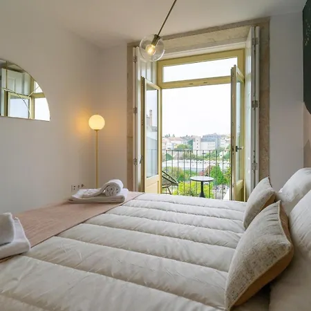 Great Flat W. Balcony On Iconic Pedestrian Street Apartament *
