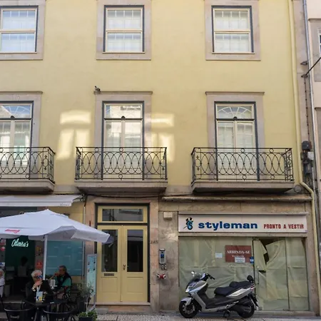 Great Flat W. Balcony On Iconic Pedestrian Street Oporto