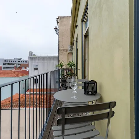 Great Flat W. Balcony On Iconic Pedestrian Street Appartement Porto
