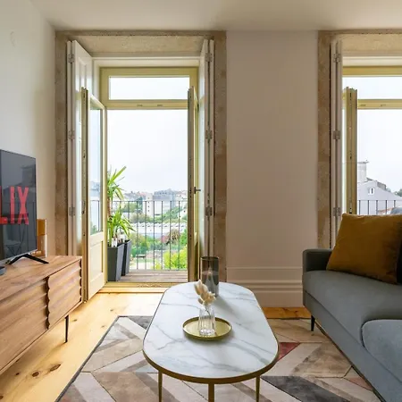 Great Flat W. Balcony On Iconic Pedestrian Street Appartement Porto