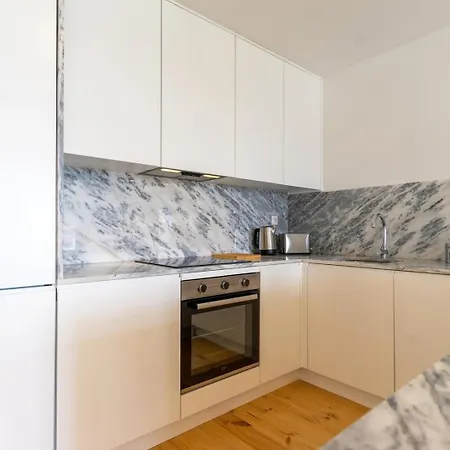 Great Flat W. Balcony On Iconic Pedestrian Street * Porto