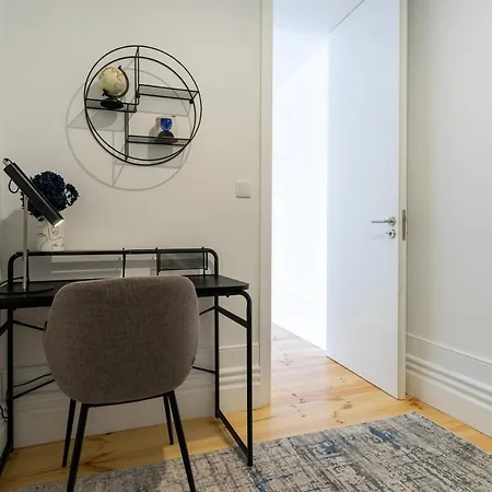 Great Flat W. Balcony On Iconic Pedestrian Street Apartament Porto