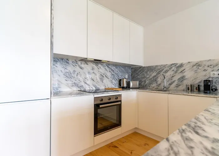 Great Flat W. Balcony On Iconic Pedestrian Street * פורטו