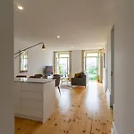 Great Flat W. Balcony On Iconic Pedestrian Street Lejlighed