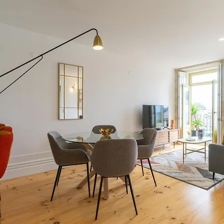 Apartment Great Flat W. Balcony On Iconic Pedestrian Street